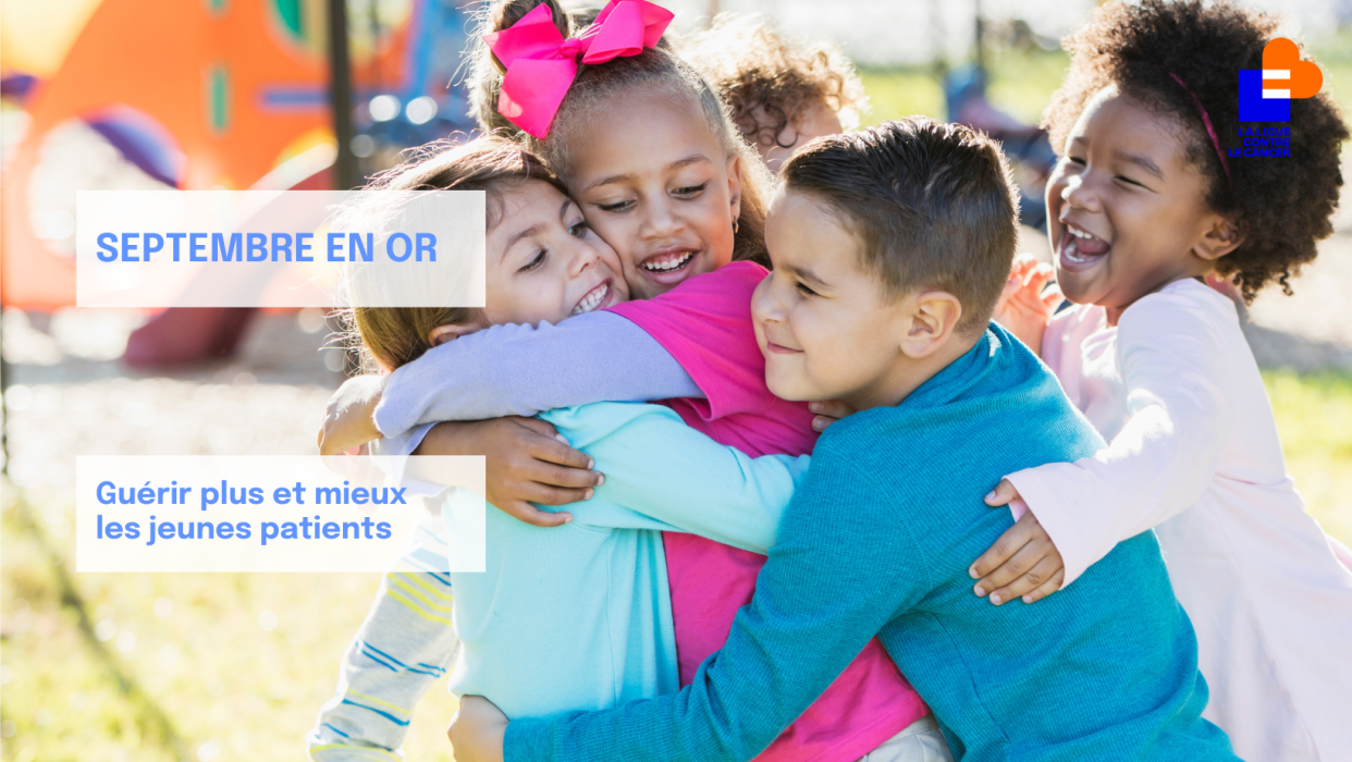 Image montrant des enfants se serrant dans les bras les uns des autres