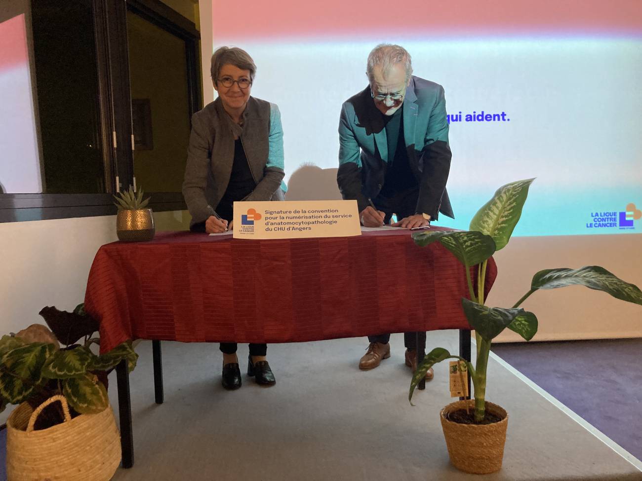 signature de la convention Chu Angers