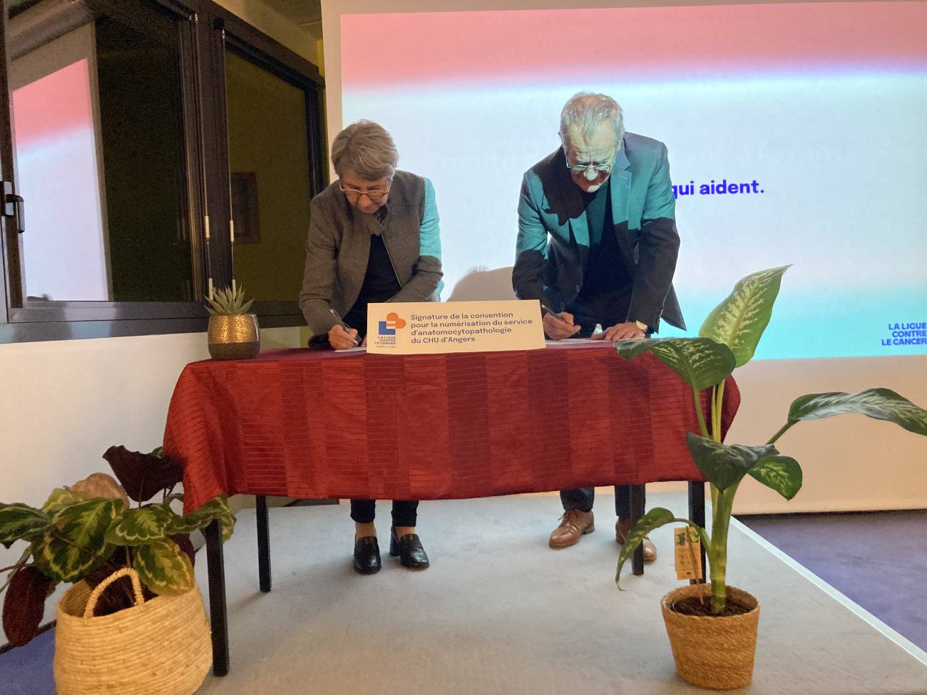 signature de la convention Chu Angers